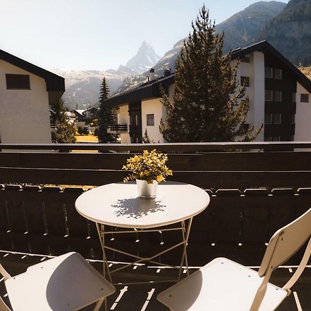 Beautiful Apartment In Zermatt With A Breathtaking View Of The Matterhorn Exterior foto